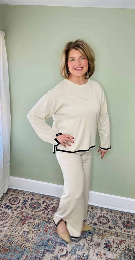 Suburban Long-sleeved Sweater and Pants Set